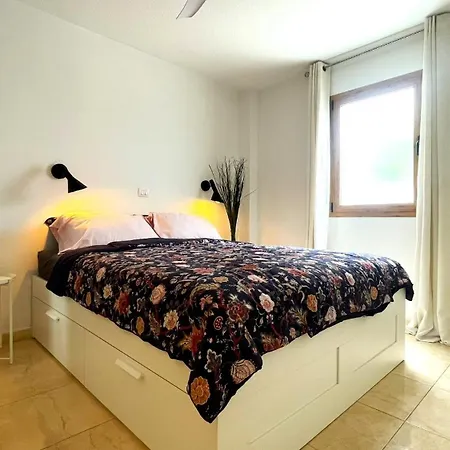 Haiti 2 Bedroom アパート